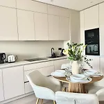 Apartmán Rentero New Modern, River View Near Center *