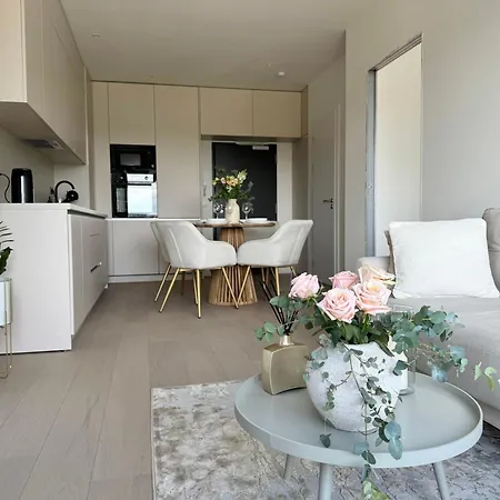 公寓 New Modern, River View Apt Near City Center *