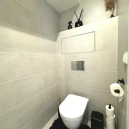 New Modern, River View Apt Near City Center 公寓 *