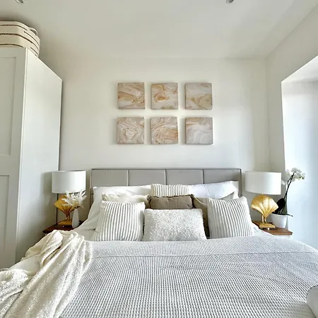 New Modern, River View Apt Near City Center 公寓 布拉格